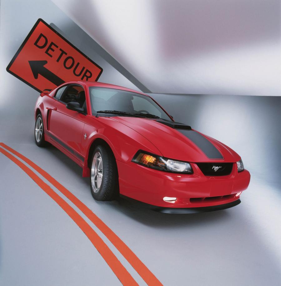  Ford Mustang Mach I 2003 года  (фото 17 из 25)